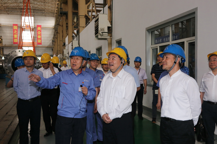 郝鹏参观调查bat365集团所属企业电机公司